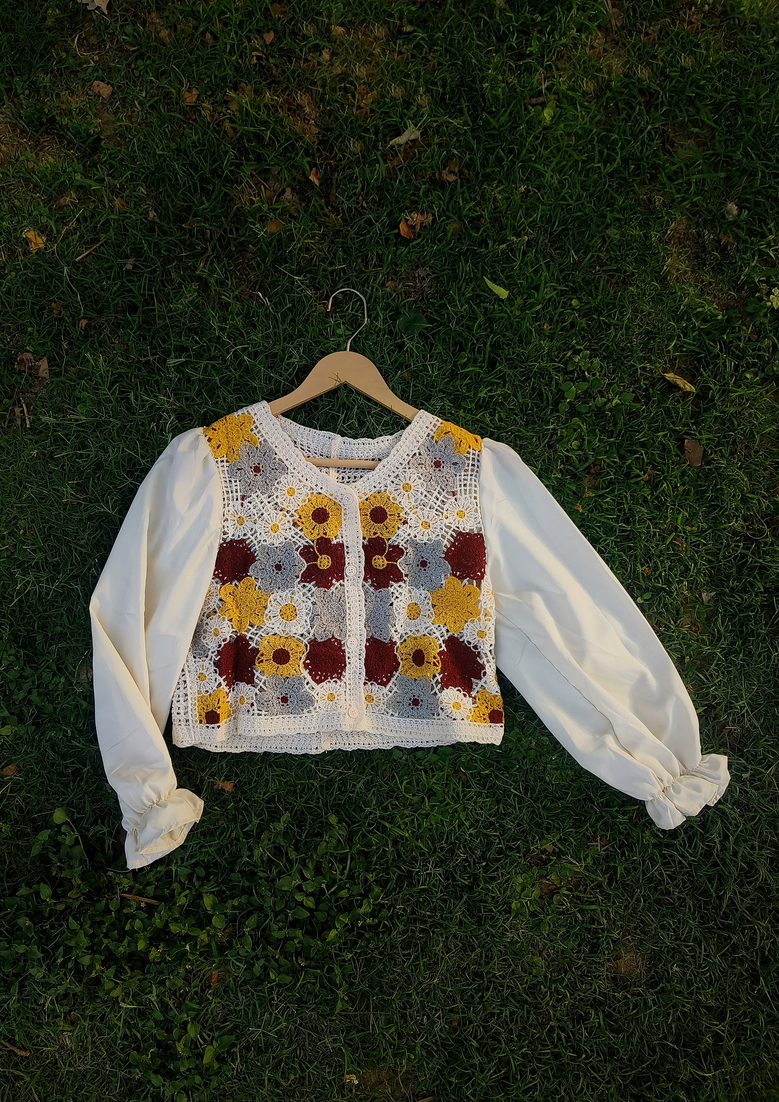 VINTAGE CROP TOP